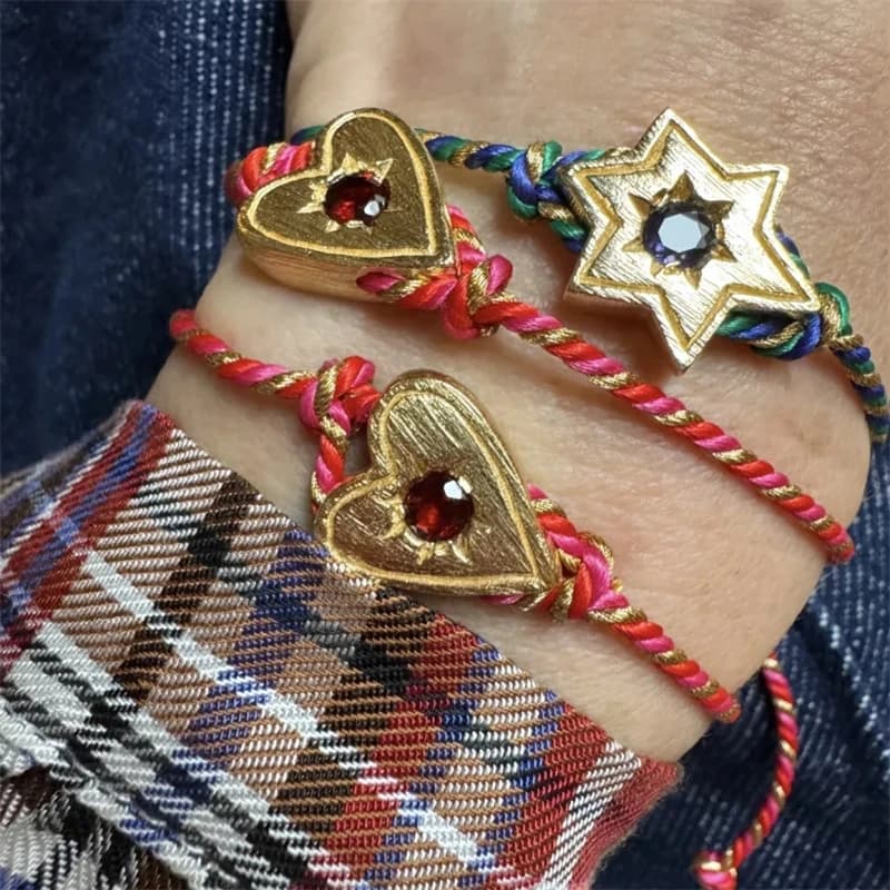 2025 Nuovo braccialetto di tessitura fatto a mano in cristallo Love Star per le donne Accessori di gioielli per ragazze con braccialetto squisito di moda personalizzato