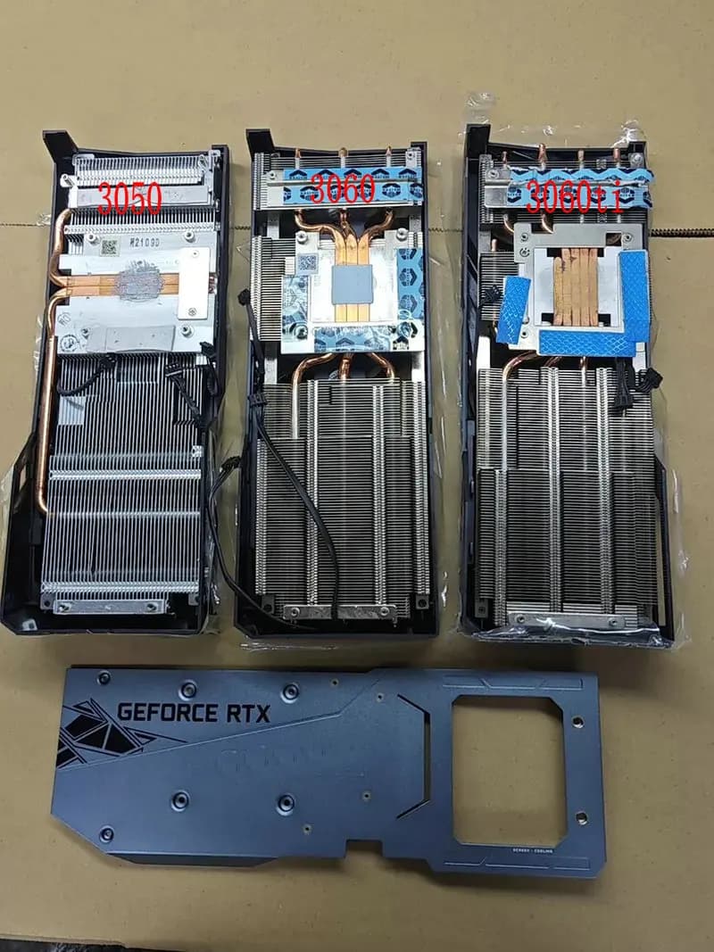Il radiatore originale per scheda video Gigabyte RTX3050 RTX3060 RTX3060ti con piastra posteriore