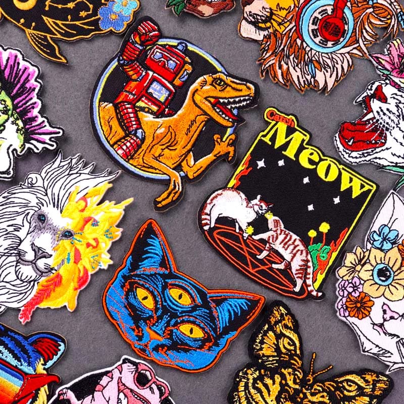 Robot On Dinosaur Patch Iron On Patch for clothing thermoadhesive patches Meow Animal embroidery ironing sewing stickers for Badge