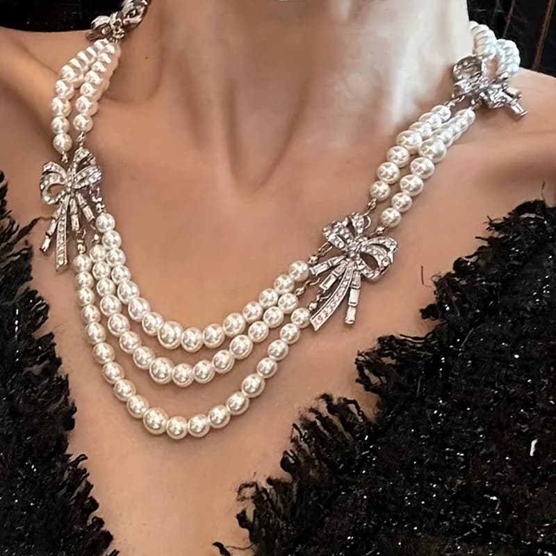Y2K Women's Style Faux Pearl Necklace, Elegant Choker with Strass Flake, Ceremony Jewel and Feast, Luxury Gift