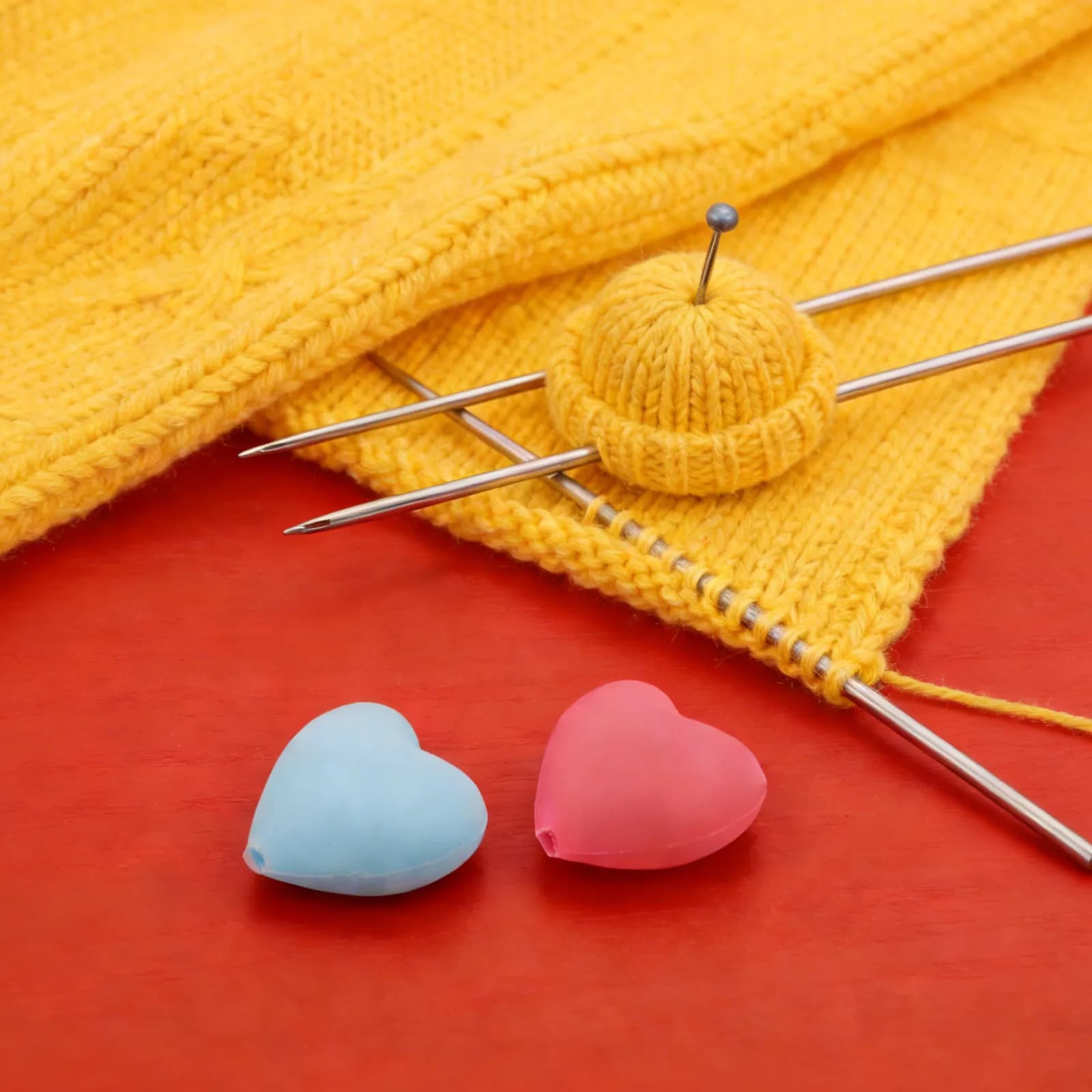 12Pcs Silicone Heart Knitting Needle Stoppers - Cute Vibrant Stitch Stoppers for Sweater Scarf DIY Craft Quilting Sewing Needle