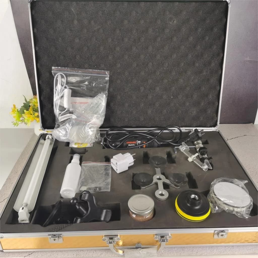 Il nuovo set di strumenti per la riparazione del vetro dell'auto include il dispositivo di iniezione della colla della punta da trapano liquida in resina screpolata del parabrezza anteriore