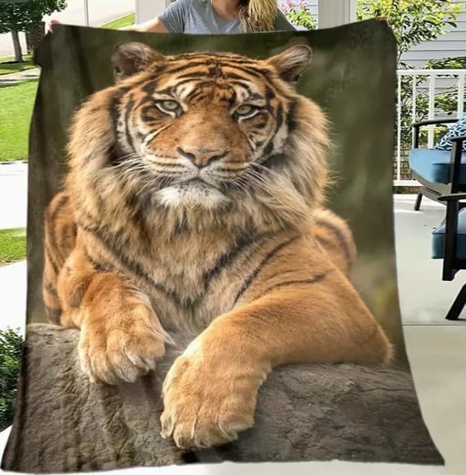 Ultra-Soft Flannel Tiger Print Throw Blanket - Warm, Cozy, Versatile for Couch Bed, Office Camping All-Season Gift Idea Blanket