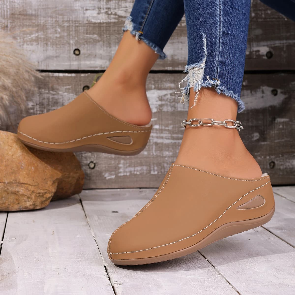 Fashionable New Round Casual Slippers Women's Slippers With Wedge Oversize Comfortable and Winter Hot Sale Antiskid
