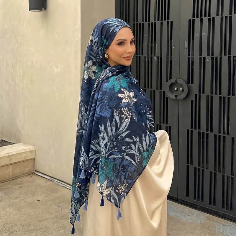 2026 Designer Brand Women Scarf Bohemia Print Lady Shawls Cotton Feeling Soft Oversize Hijabs Neck Headband Tassel Foulard