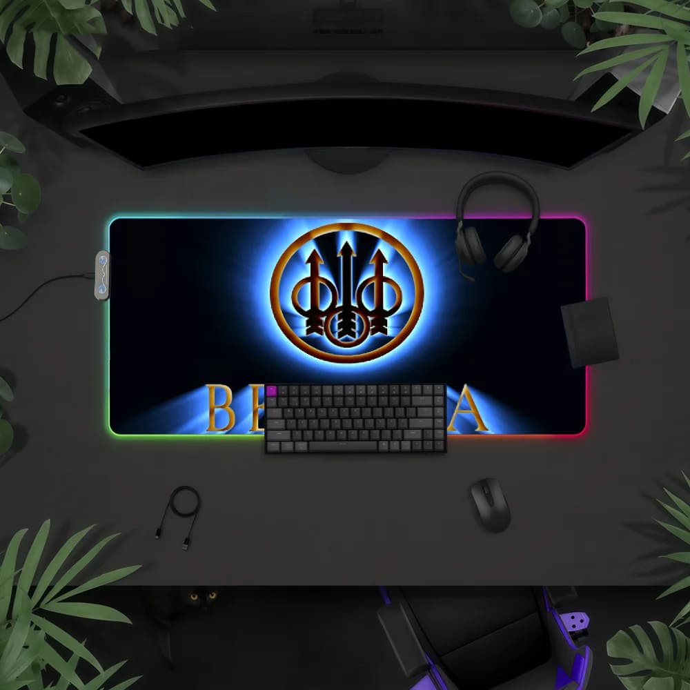 Tappetino per mouse con logo del marchio di moda B-Beretta-S, luce LED RGB, tastiera da gioco colorata, copertura antiscivolo, superficie impermeabile