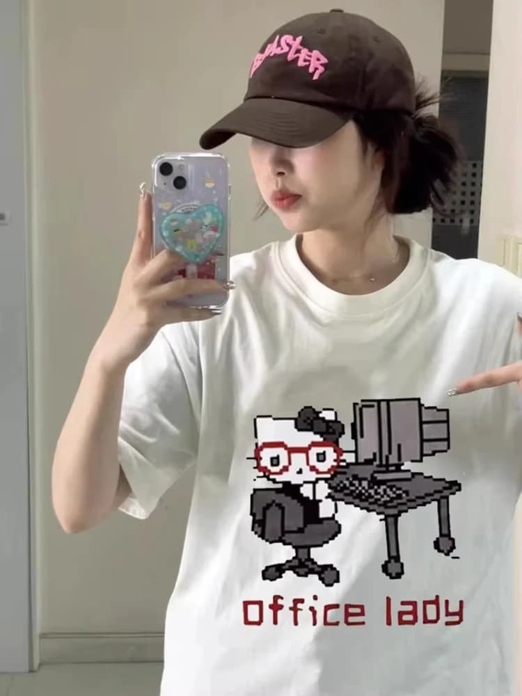 T-shirt con stampa pixel di Hello Kitty "Office Lady" da donna, stile Y2K, kawaii, casual, oversize, a maniche corte, estiva, con grafica carina.