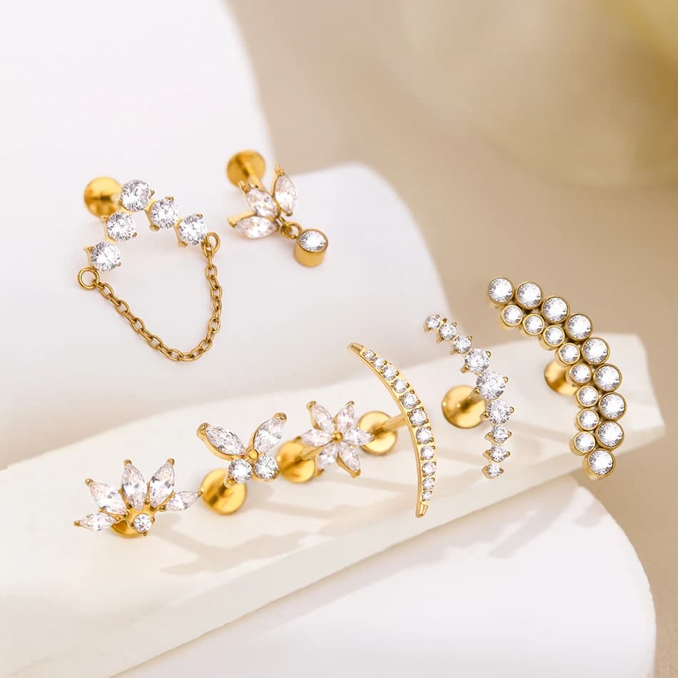 1pcs Titanium Bee Butterfly Stud Earrings Flat Back Internally Threaded Zircon Labret Piercing Tragus Helix Piercing Body Jewel