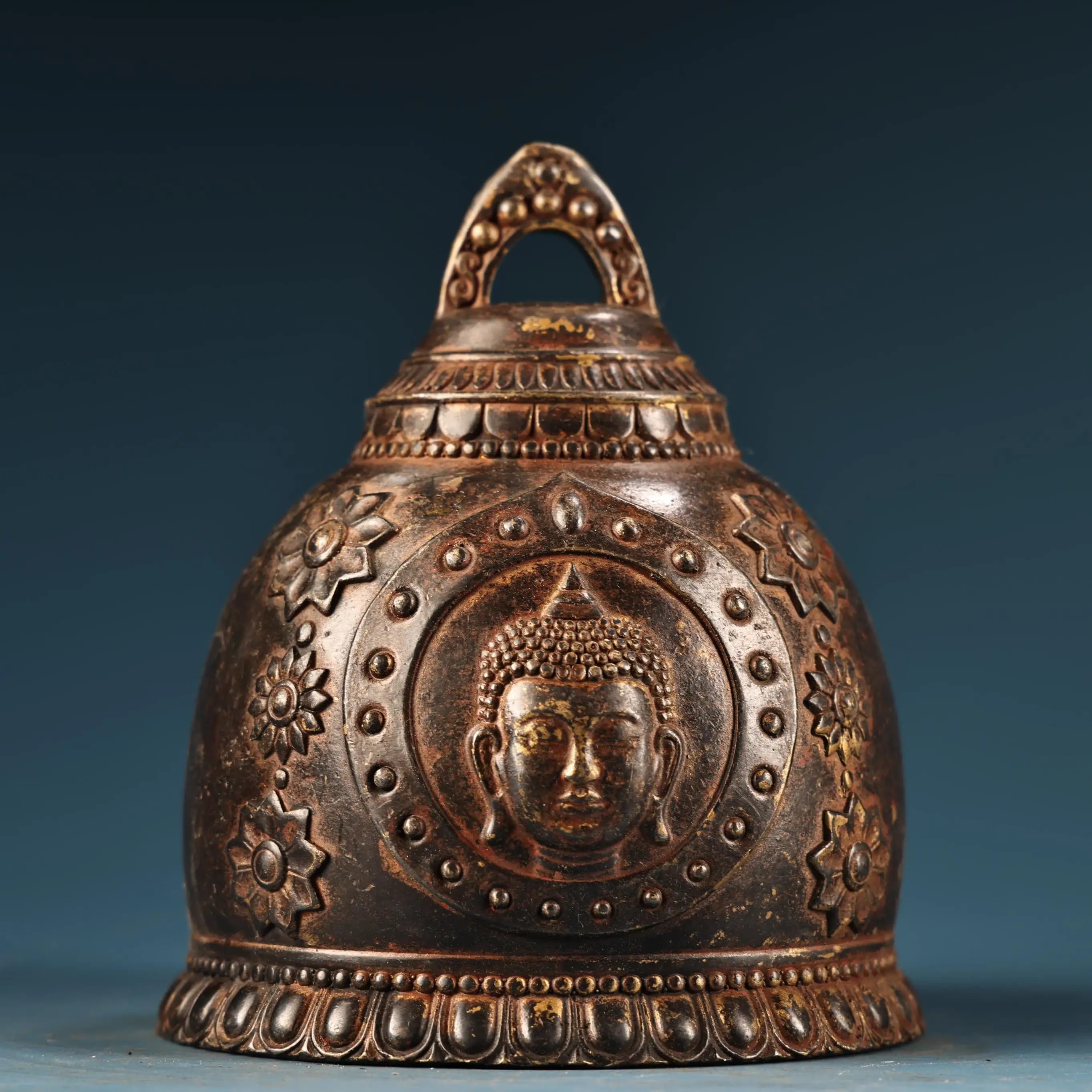 6"Tibetan Temple Collection Old Bronze Gilded High Relief Shakyamuni Buddha Head Pattern bell Buddha Bell Amulet Worship Hall