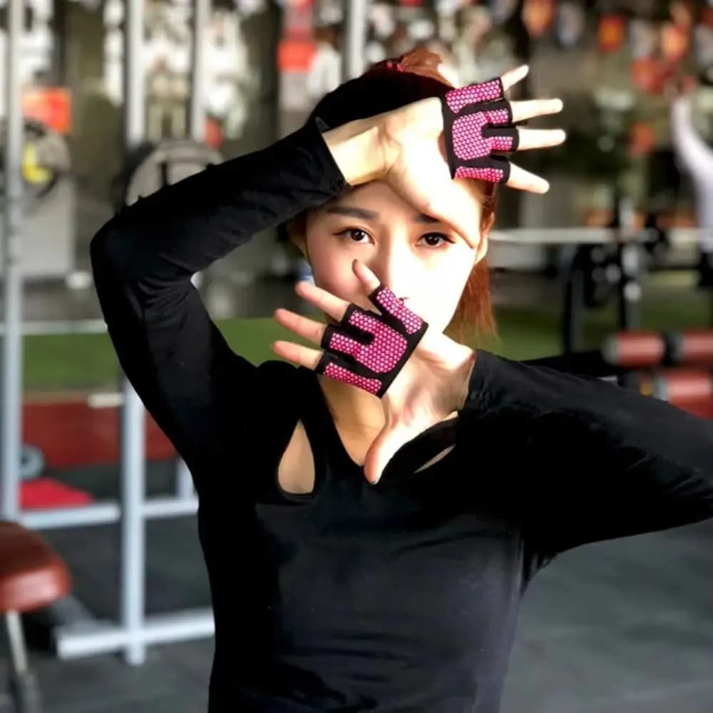 1 pair Breathable Gym Half Finger Gloves Anti-lost Contrast Color Cycling Gloves Anti-slip Silicone Fitness Gloves Gym