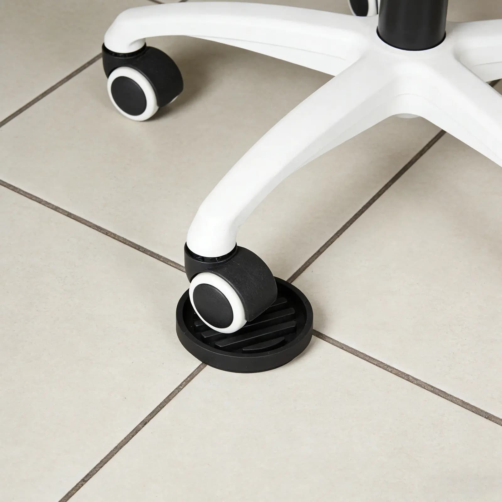 Set di 4 Copriruote Antiscivolo per Mobili - Cuscinetti in Gomma Alzati di 1 cm per Gambe di Sedie e Tavoli - Protezioni per Pavimenti in Legno, Piastrelle e Moquette