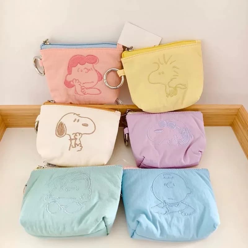 Snoopys Cute Best Friend Small Storage Bag Portable Hangable Earphone Pouch Mini Coin Purse Bag Pendant for Girls