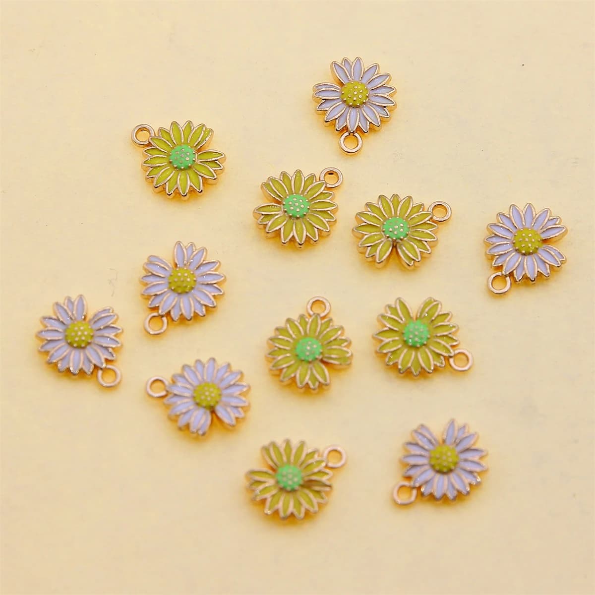 6pcs of small fresh daisy enamel pendants sweet trinket alloy for DIY necklace bracelet hair accessories