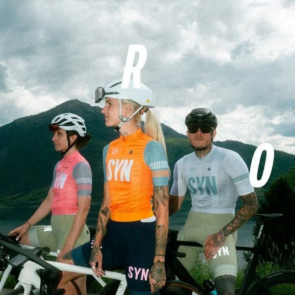 Abbigliamento da bicicletta estivo SYN Maglia da ciclismo da donna Set 1 paio di guanti e 2 paia di calzini top da ciclismo a maniche corte e pantaloncini con bretelle