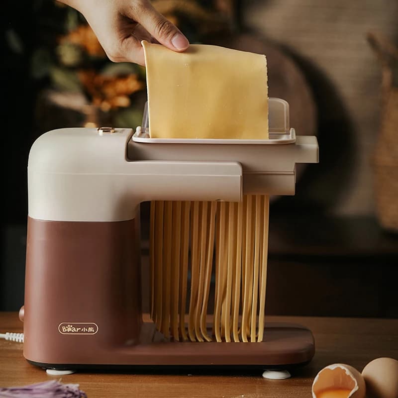 Noodle Makers elettrici Orso automatico per pasta di verdure 2 dimensioni impasto Pressa macchina da cucina per gnocchi Robot da cucina 220v
