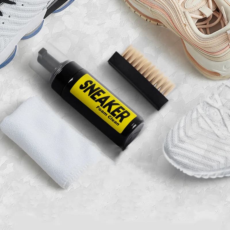 Kit per scarpe tutto in uno in schiuma per pulizia a secco con spazzola e panno Set di lavaggio rapido da 150 ml Lavoro in schiuma senza acqua su scarpe bianche in pelle scamosciata e stivali