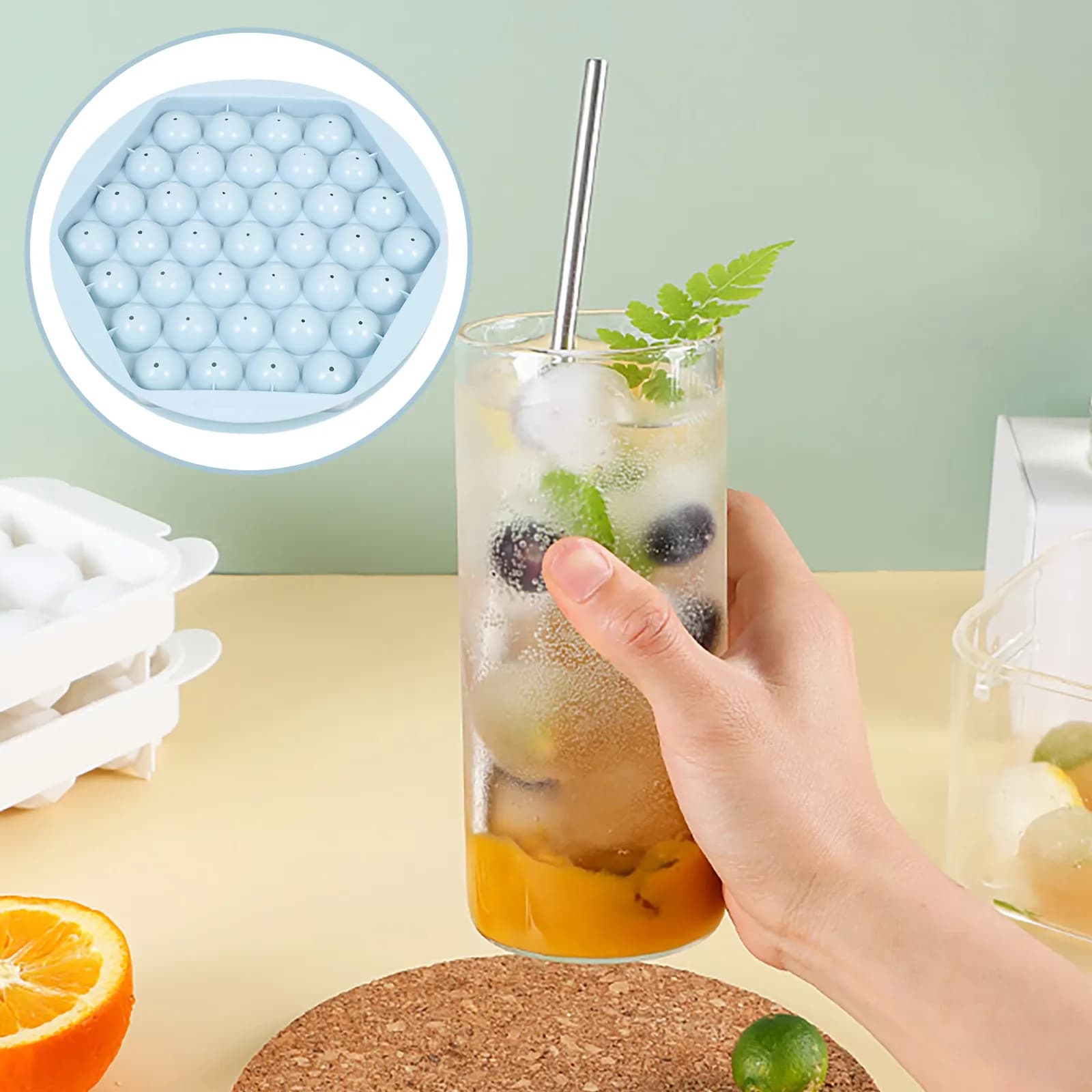 Stampo per Sfere di Ghiaccio in Plastica con Coperchio, Grado Alimentare, Senza BPA, Facile da Rilasciare, Design a Rotazione per Bevande, Vino, Frutta, Fai da Te, Estate