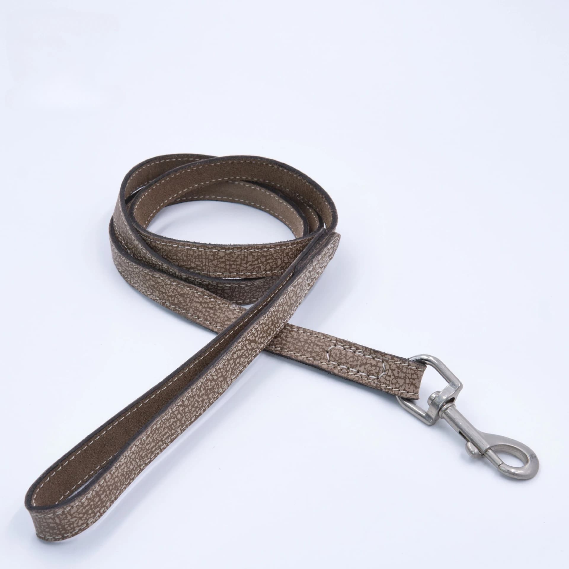 Guinzaglio per animali domestici in pelle guinzaglio per cani da passeggio guinzaglio per cani corteccia in pelle di vacchetta doppio strato