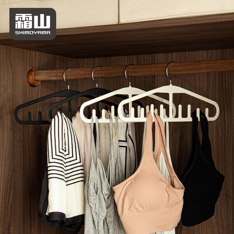SHIMOYAMA Durable multifunctional coat hanger with hooks Plastic hanger Space saving clothes rack 2 pieces