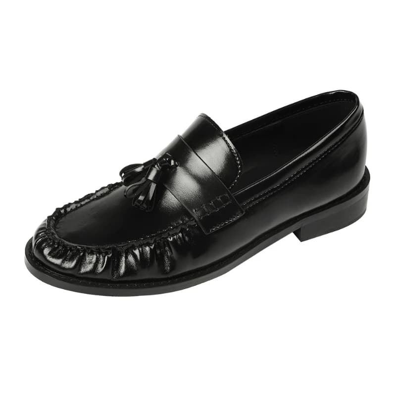 Moccasins with big heel in black patent leather Fashion with pleated fringes Sewing shoes Comode Zapatos De Mujer in soft leather