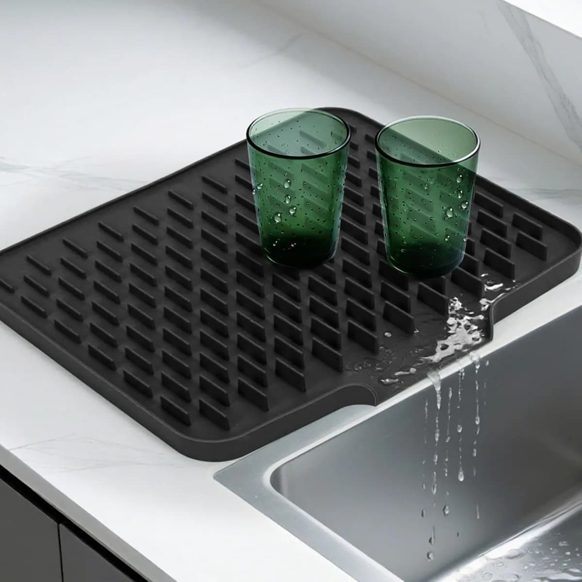 Kitchen Silicone Exhaust Mat with integrated drain design, easy to clean, suitable for countertops, sinks, refrigerators
