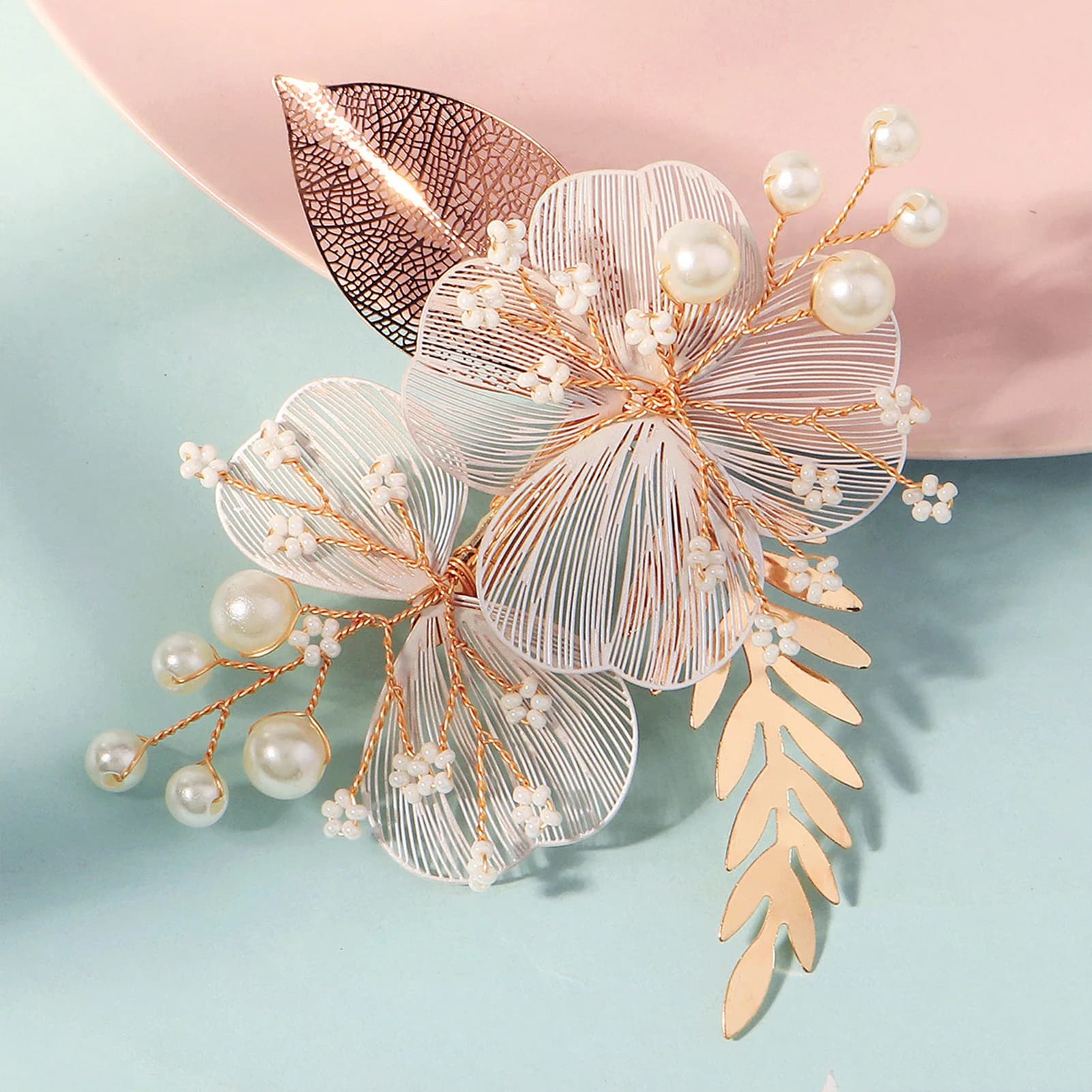 Women's Floral Hair Clip Forest Style Rose Golden Pearl Side Barrettes Princess Bangs Hairpin Bridal Wedding Hair Accessories