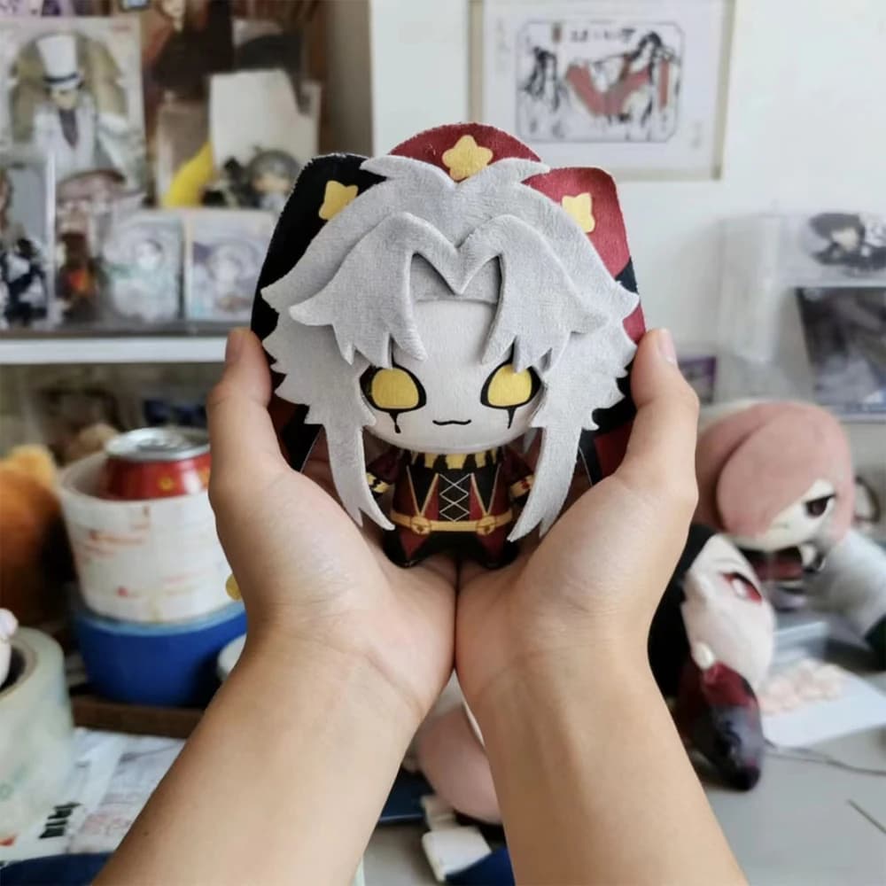 Peluche Pierrot da 12 cm, personaggio anime da circo in stile piangente divertente, bambola di peluche imbottita, portachiavi da appendere per borsa a tema Freak Game
