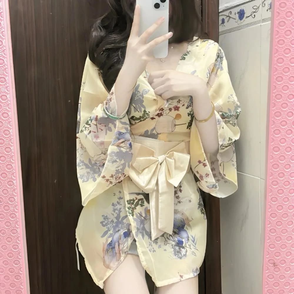 Kimono giapponese con scollo a V Abito da appuntamento sexy 2025 Nuova camicia da notte stampata Accappatoio Pigiama Costumi fantasy da donna Lingerie