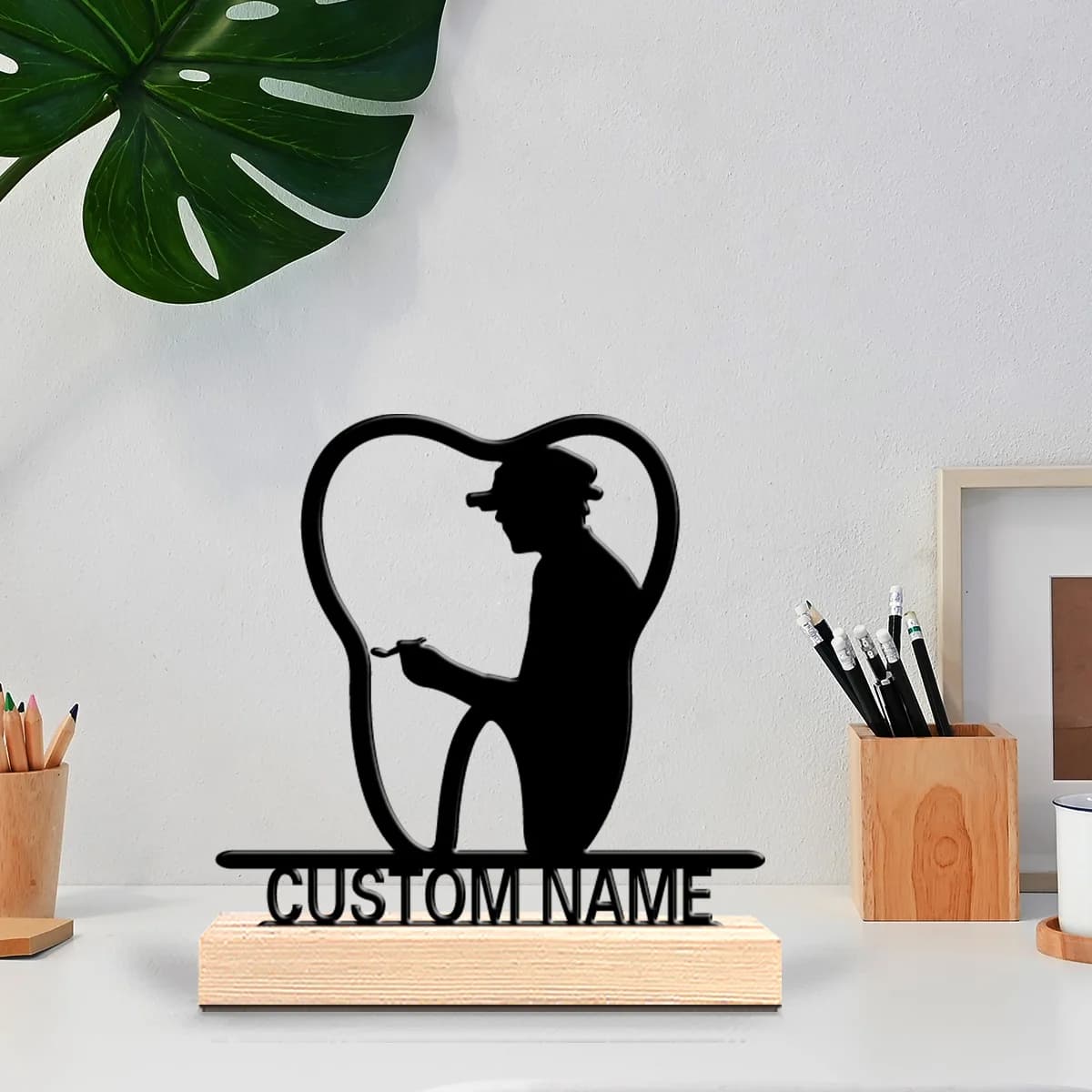 1 pz Statue metalliche personalizzate personalizzate per dentista Arte in metallo con base in legno Decorazione da tavolo Adatta per medici, scrivania