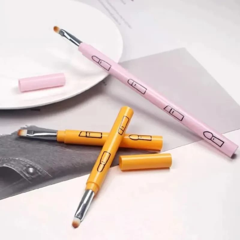 4 IN 1 Multifunctional Makeup Brushes Set Makeup Gadget Detachable Lip Eyeshadow Brush Sponge Eyeshadow Brush for Home Travel