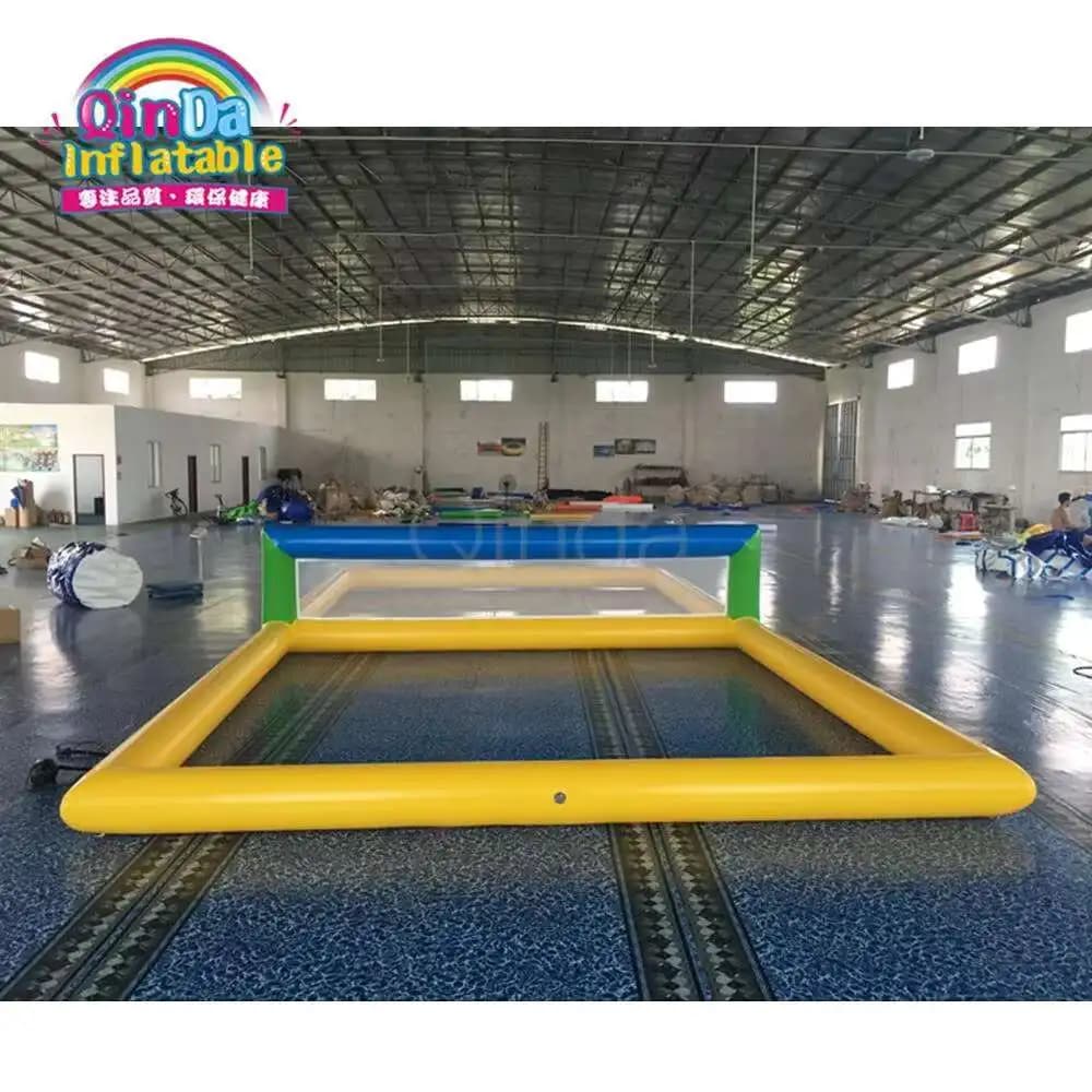 Campo gonfiabile standard di pallavolo della spiaggia di dimensioni, campo gonfiabile di pallavolo dell'acqua per l'adulto