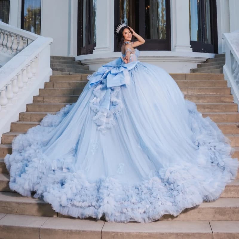 Abiti Quinceanera lucidi blu cielo con spalle scoperte Abito da ballo dolce 16 Abito applique in pizzo con perline di cristallo a strati Tull Compleanno