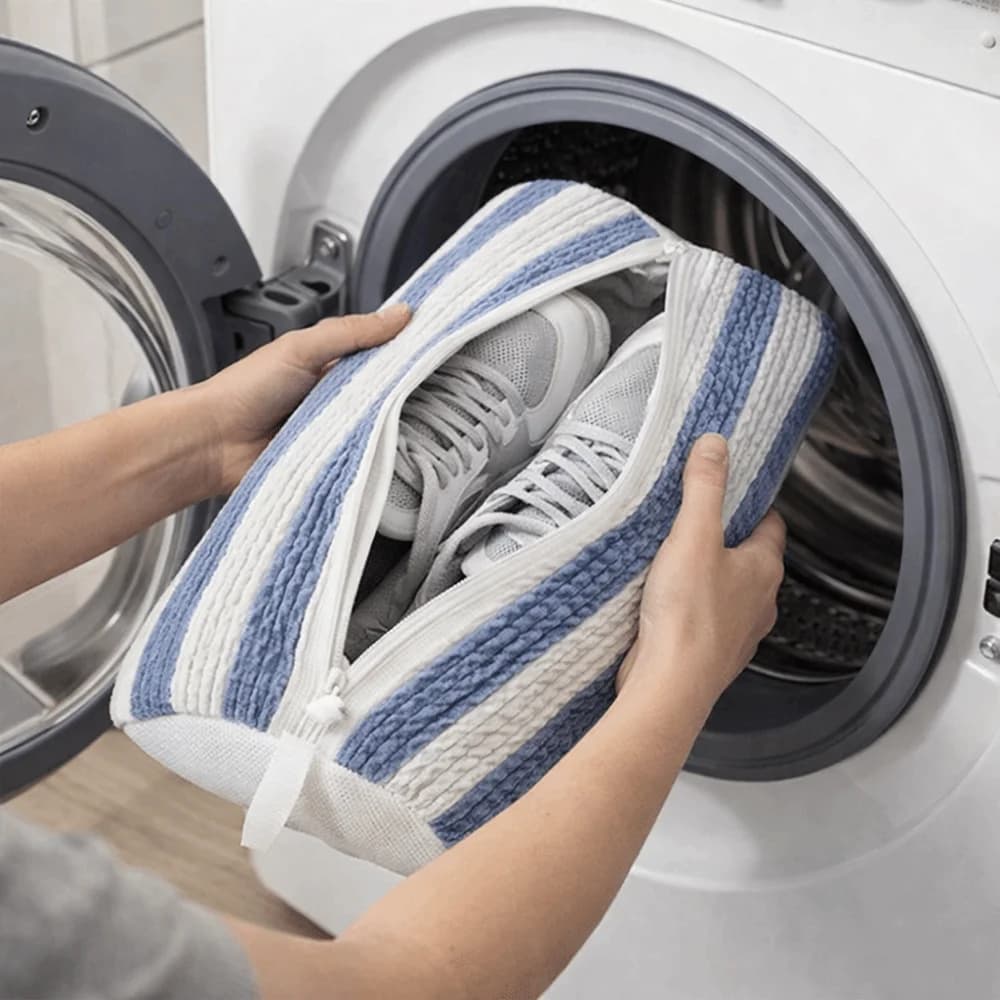 Protective Bag for Polyester Shoes with Buckle and Hinge Closure, Cylinder Bag for Domestic Laundry
