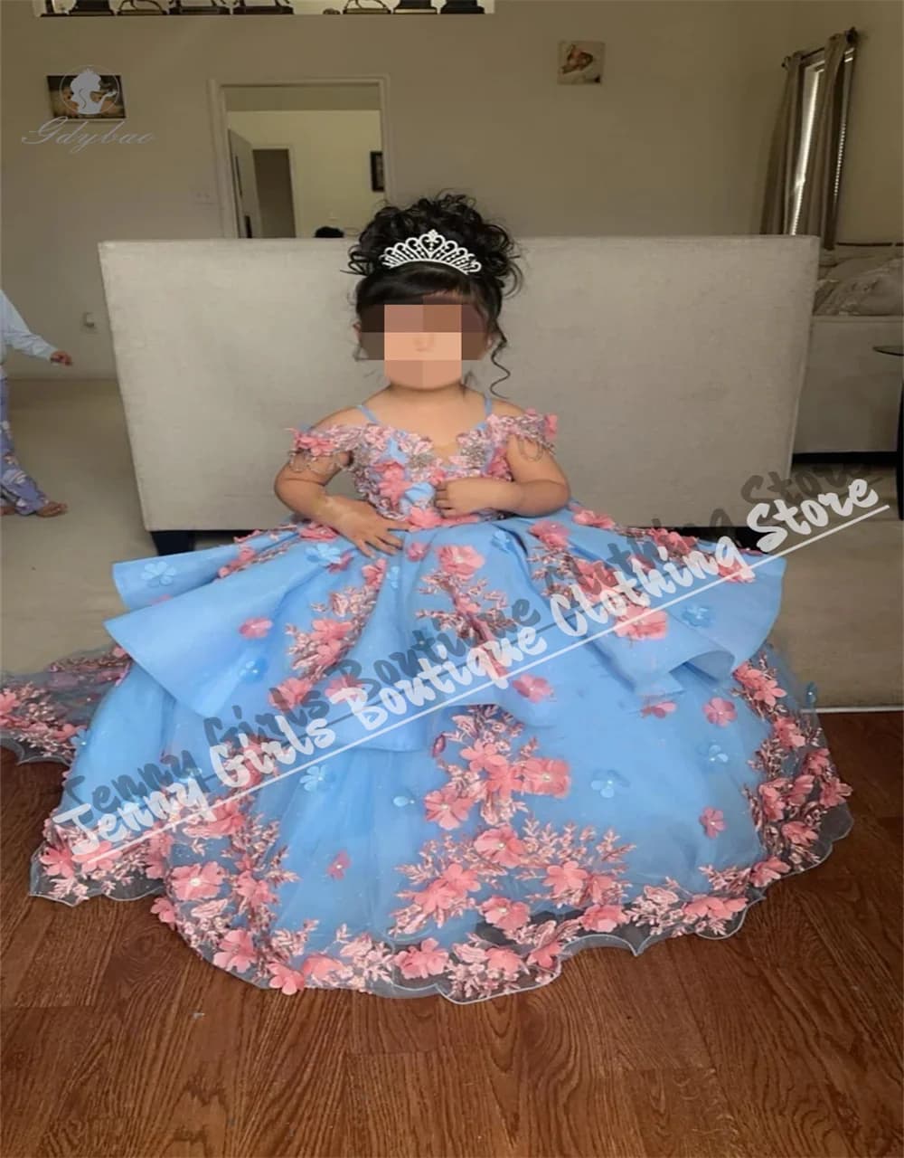 Abito da ragazza di fiori di lusso con spalline sottili e spalle scoperte Abito da sera personalizzato con applicazioni di ballo di fine anno
