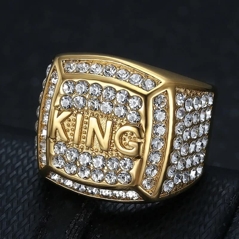 Lusso Full Bling 5A Zircone Diamanti King Anelli per uomo Fasce per dita in acciaio inossidabile al titanio Trendy HIPHOP Accessori fantastici Nuovo