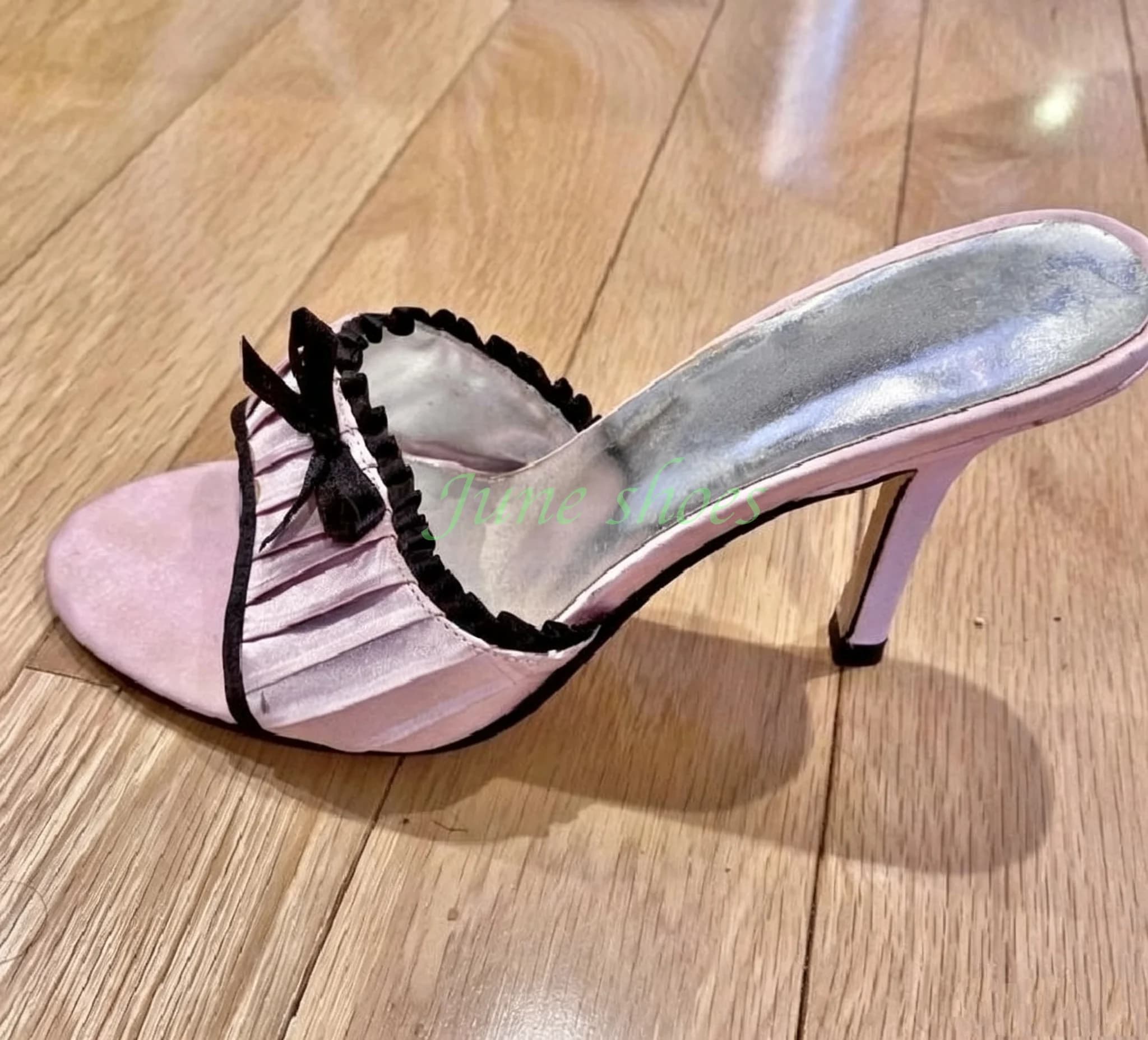 Lolita Pink Satin Black Ruffle Bowtie Design Mule Sandals Women Open Toe Slip-On Stiletto High Heel Backless Slipper Heels Pumps