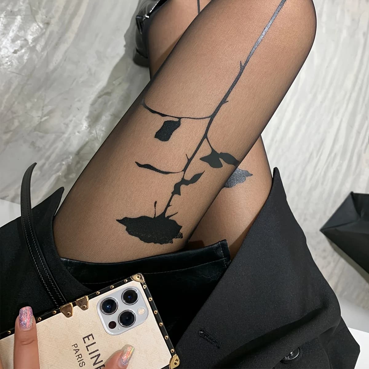 A pair of women's transparent stockings from the "Natural Thorn Rose" series, black, leggings style, suitable for spring