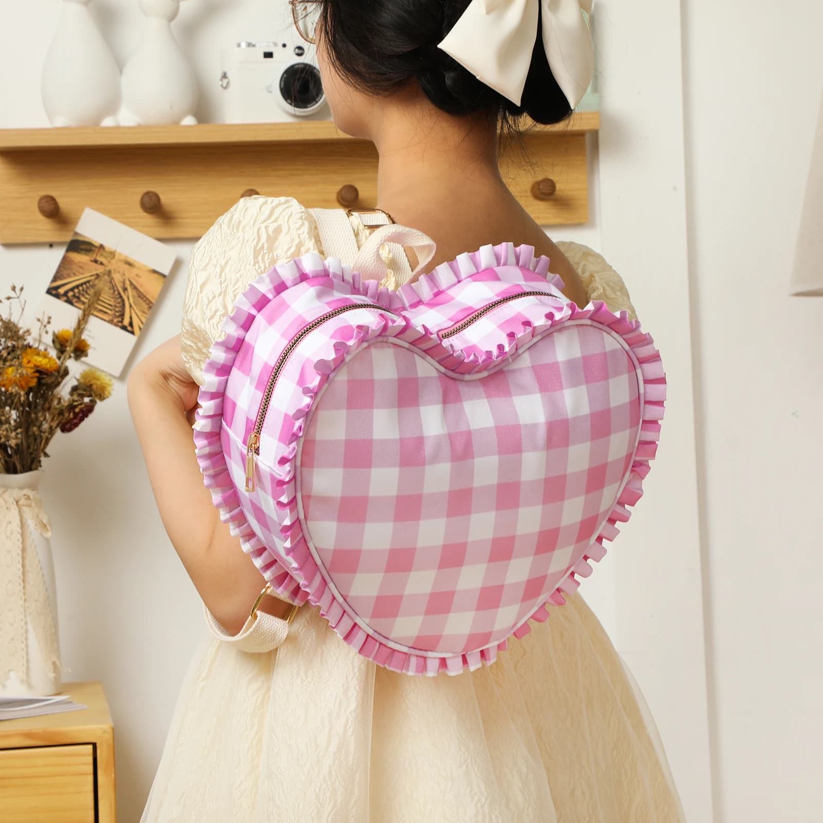 Heart-shaped backpack with volant tote bags with nylon zipper for fashionable pink girl for women Book backpack for outdoor travel students