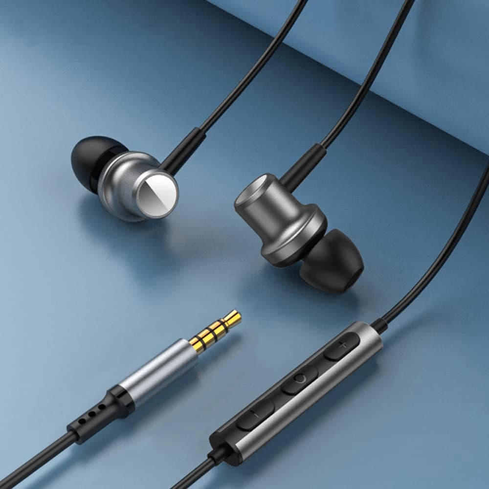 1 paio di auricolari HIFI da 3,5 mm con cavo per musica e giochi, con microfono e controllo in linea, dotati di potenti driver