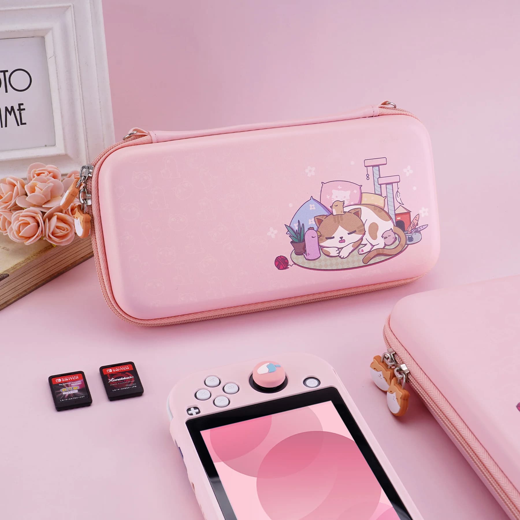 PlayVital Custodia da trasporto rosa carina per Nintendo Switch Lite, custodia per ragazza Kawaii con impugnatura per pollice per Switch Lite - Zampa di gatto