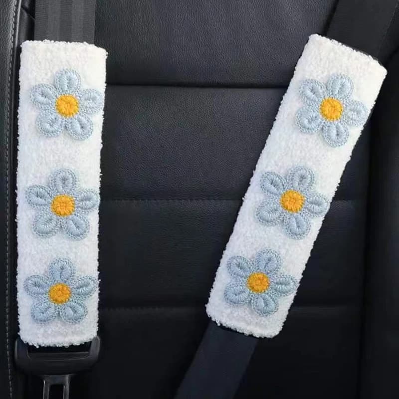 2 pieces of protection for shoulders with small flower Interior accessories for car Woman Creative Plush Covers safety belt Interior accessories Girl