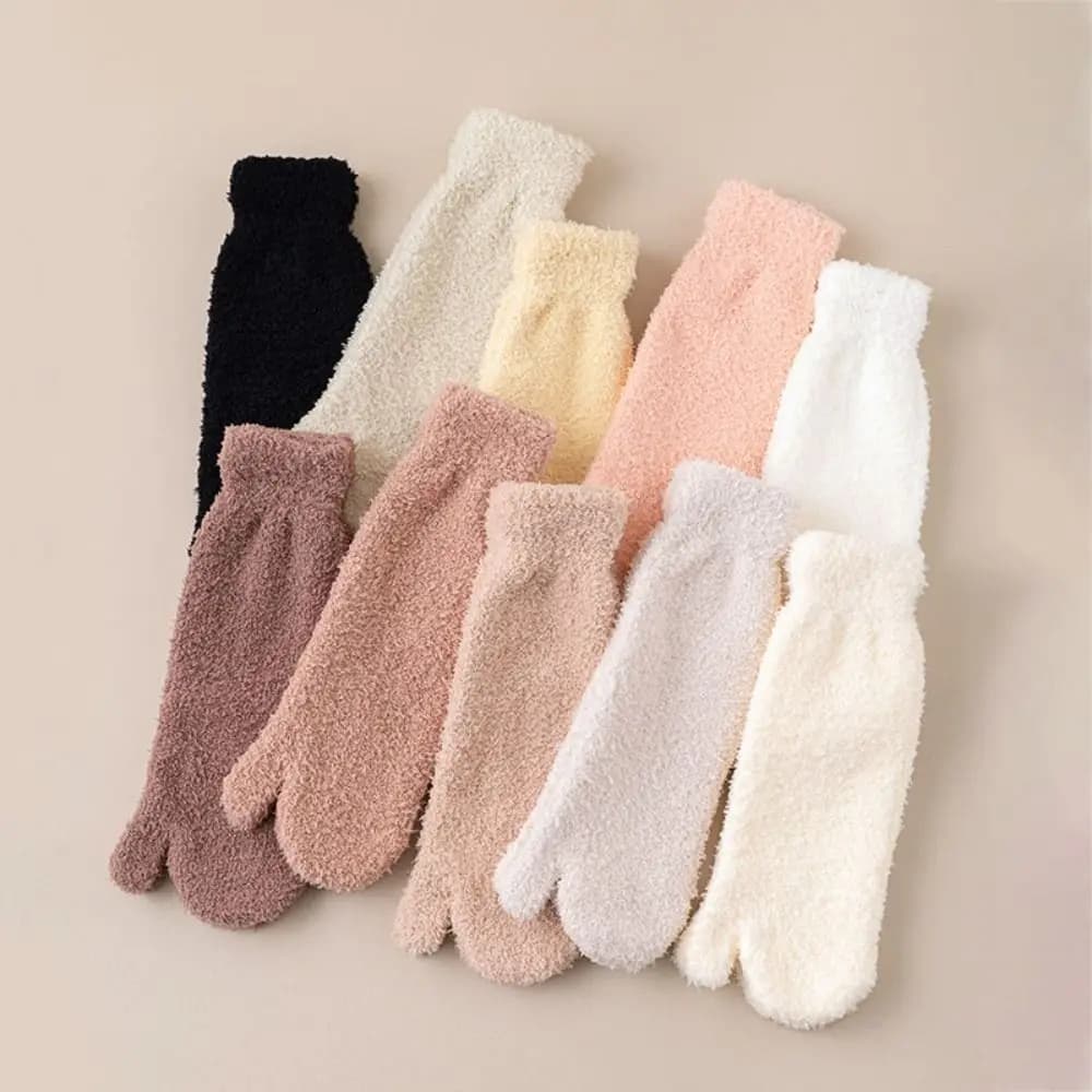 Hot two-tie fleece socks thickened Kawaii Central pipe for sleeping Socks in plush with separate tip Simple socks for floor socks Autumn winter