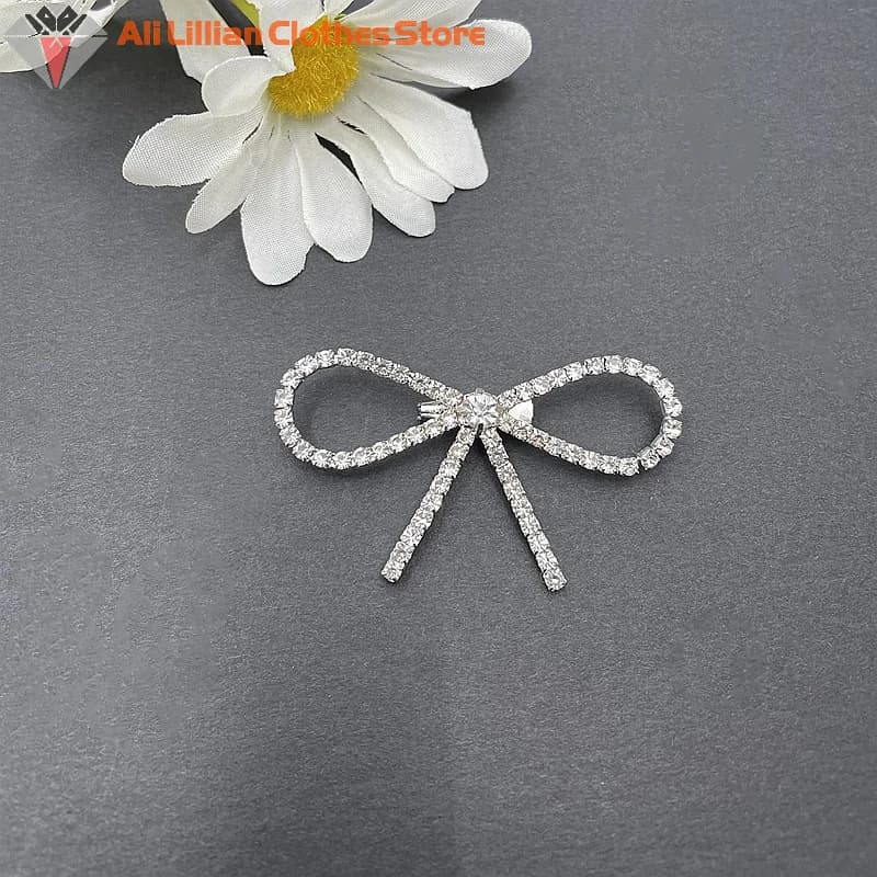 Fibbia con Fiocco in Strass alla Moda - con Nappa di Perle per Abbigliamento, Scarpe e Borse Fai-da-Te, Accessorio per Matrimoni e Regalo