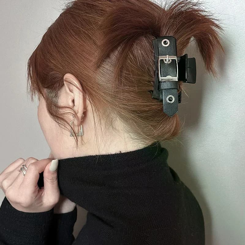 Clip per artiglio per capelli oblungo opaco stile punk Clip per squalo grande in pelle PU per donna, accessorio per capelli in tinta unita con design cavo