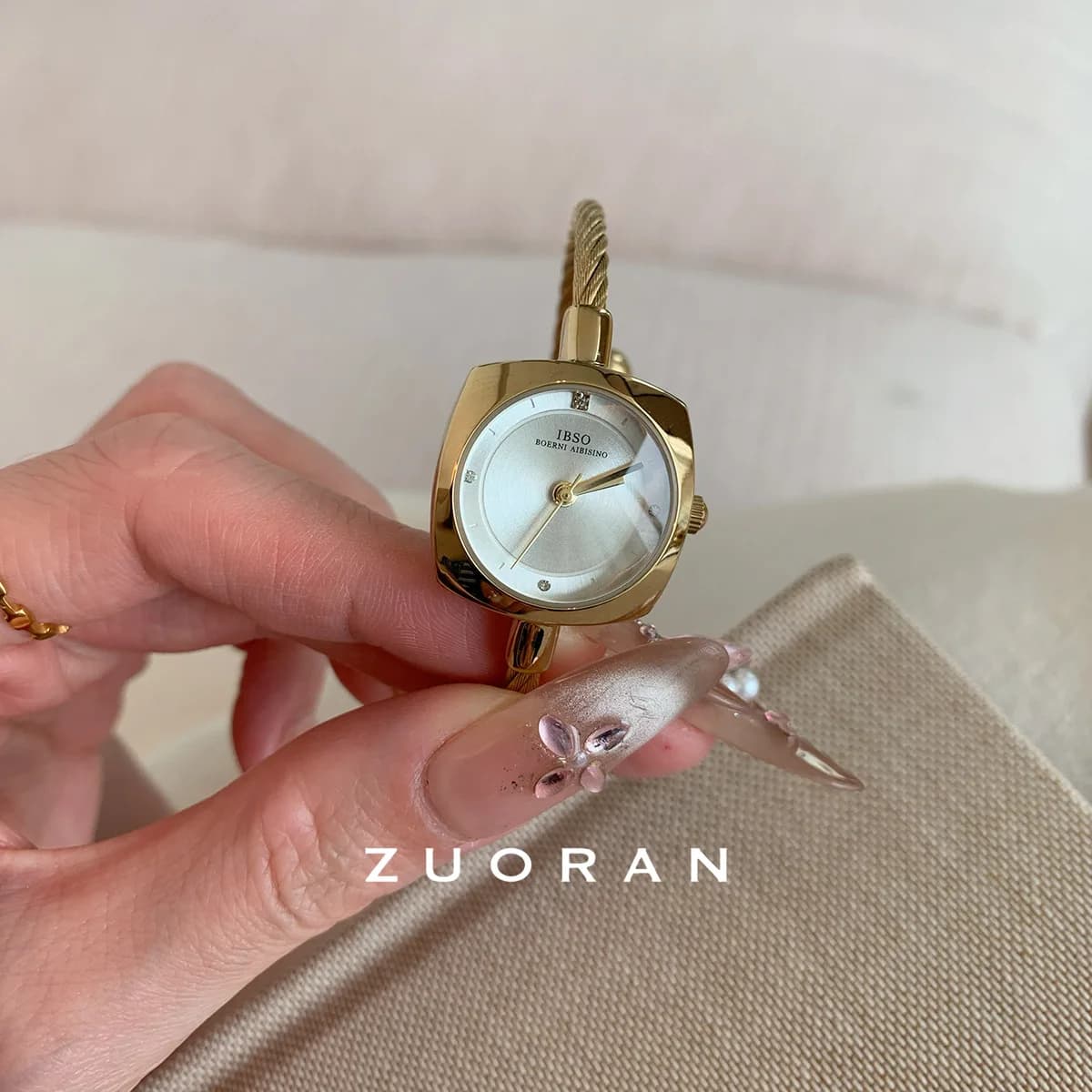 High-end luxury women's watch, gold square bangle, elegant and versatile women's watch, birthday gift for women.