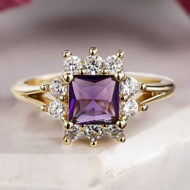 Huitan Elegant Women's Ring Color Gold with Zirconia Cubica Purple, Trendy Accessories for Party, Bride Luxury Jewelry, Gift for You
