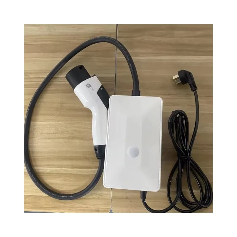 GBT and CCS2 DC Fast Charger EV 3.5KW 7kw Portable E-car Charger Station