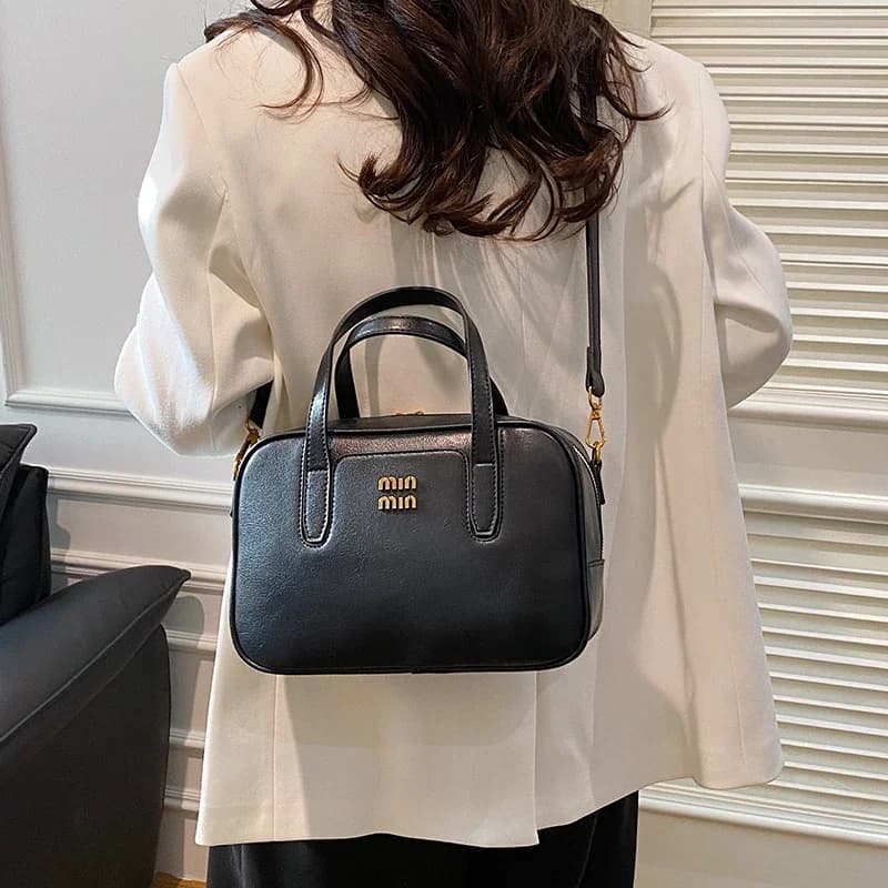 Elegant Women Luxury Leather Designer Fashion Tote Bag High End Shoulder Handbag For Modern Urban Lifestyle