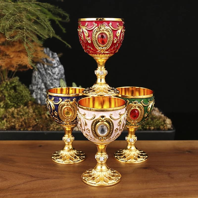 Nuovo Calice in Metallo Goffrato Senza Tempo, Bicchiere Vintage per Vino, Champagne e Liquori, Perfetto per Bar, Ristoranti e Arredamento Casa