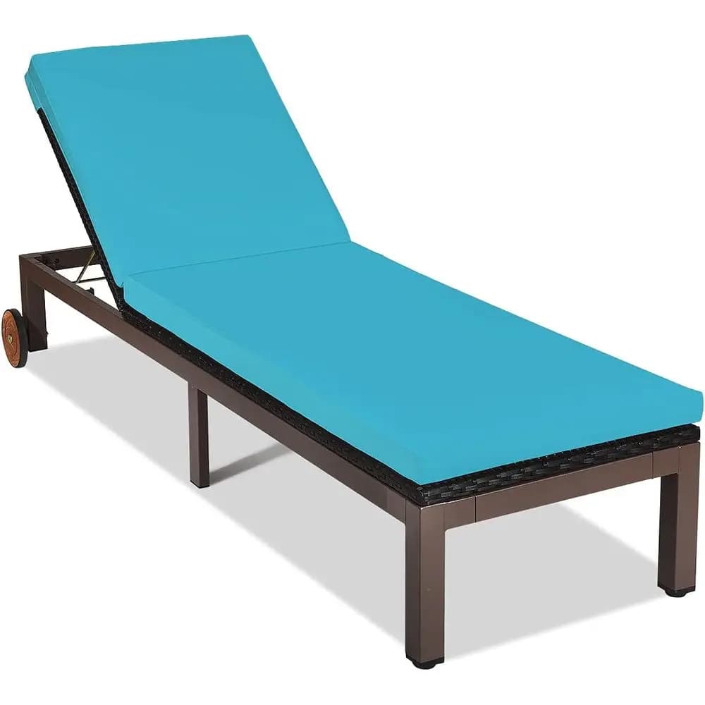 Chaise longue da esterno in metallo e rattan con seduta imbottita e ruote, turchese
